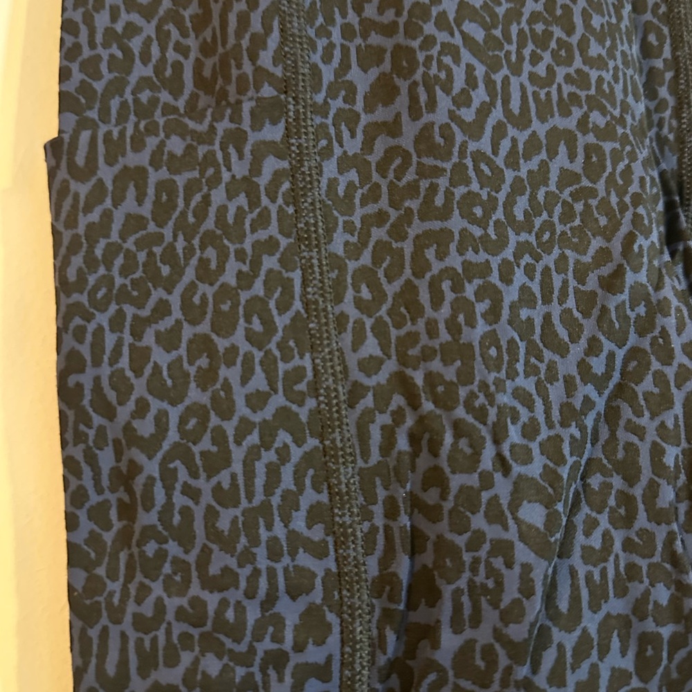 NWT Lilly Pulitzer, Weekender High Rise Legging, XS - Picture 5 of 6